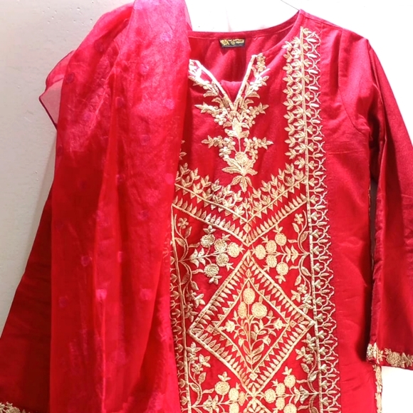 Laam 3 piece Pakistani suit - Picture 1 of 3